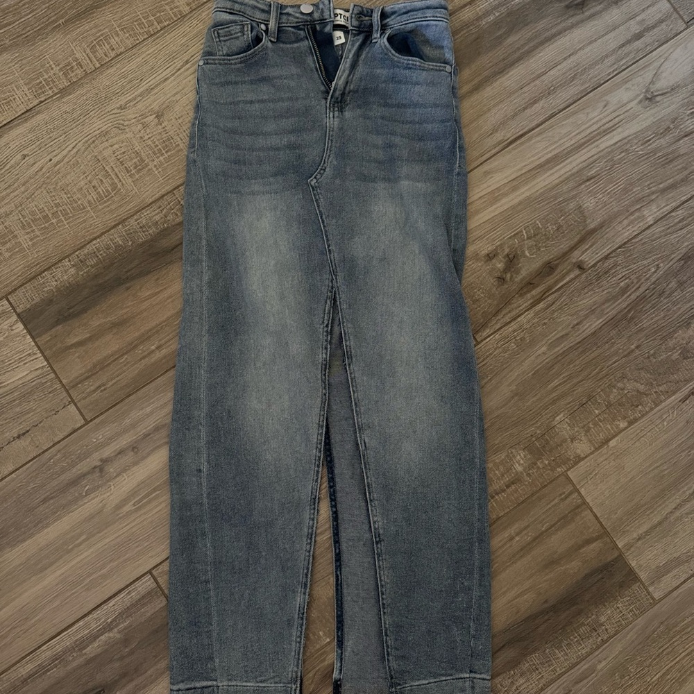 Stylish Blue Denim Skirt with slit